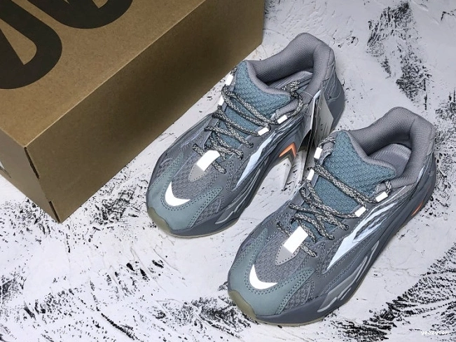 Yeezy FW2549 'Inertia' 700 V2 Adidas Boost 1003